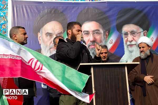 بیعت مردم قرچک با سومین رهبر نظام مقدس جمهوری اسلامی ایران
