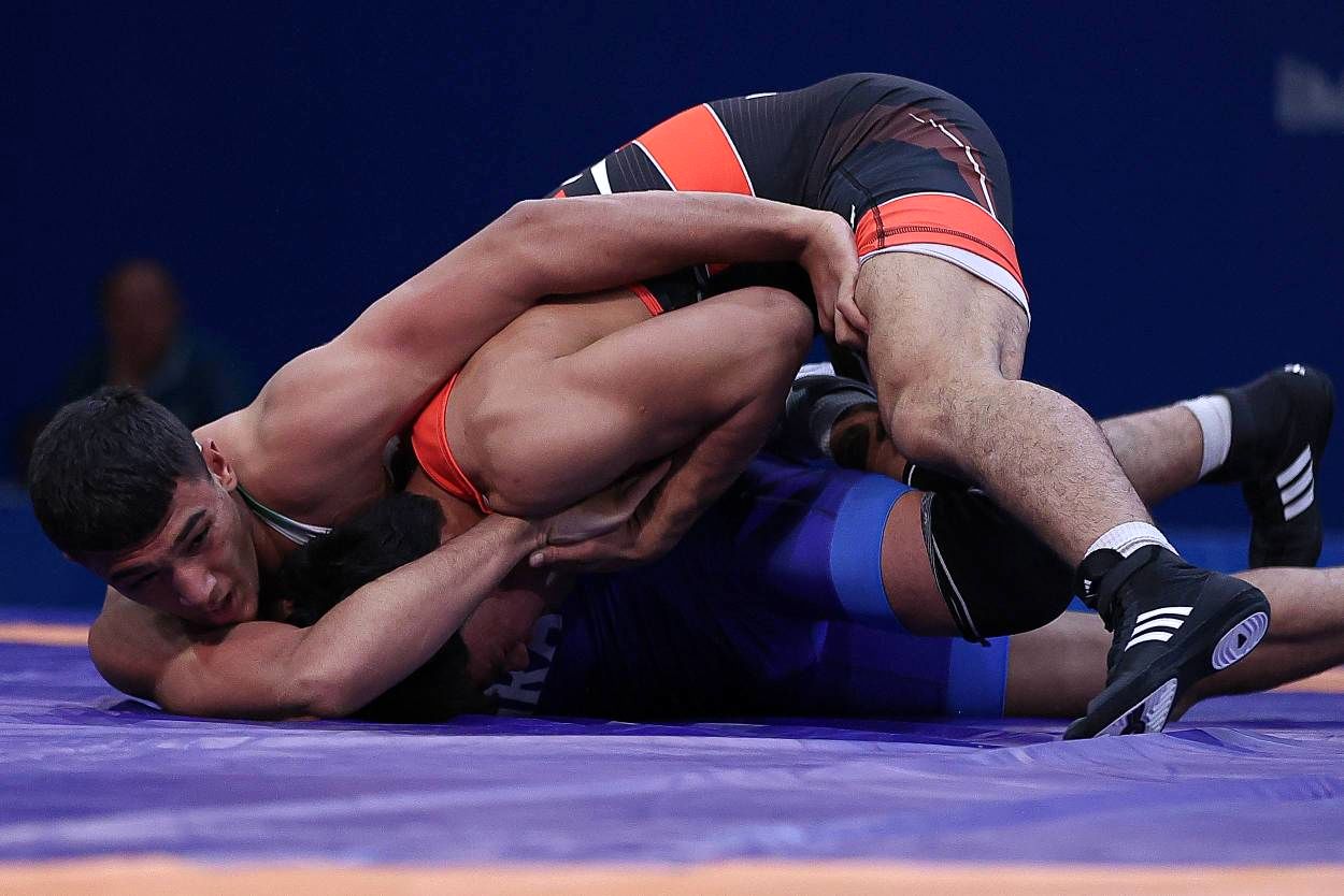 بازی‌های آسیایی جوانان‌؛ ‌صعود ۲ کشتی‌گیر به فینال و رده‌بندی/۲ آزادکار در گروه شانس مجدد