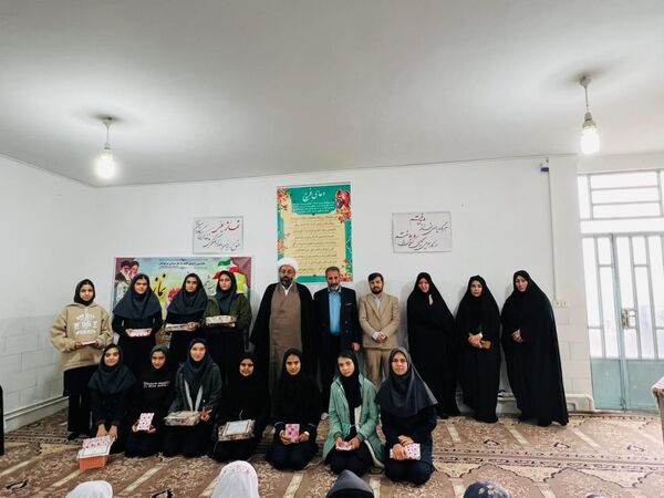 آیین تجلیل از برگزیدگان مسابقات قرآنی، فرهنگی و هنری در خاتم