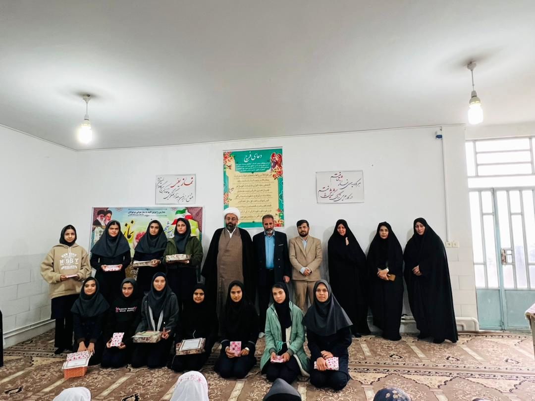 آیین تجلیل از برگزیدگان مسابقات قرآنی، فرهنگی و هنری در خاتم