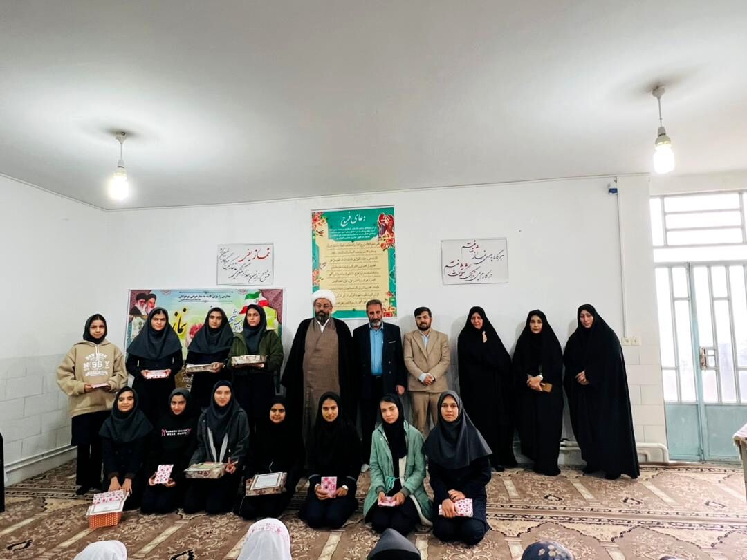 آیین تجلیل از برگزیدگان مسابقات قرآنی، فرهنگی و هنری در خاتم