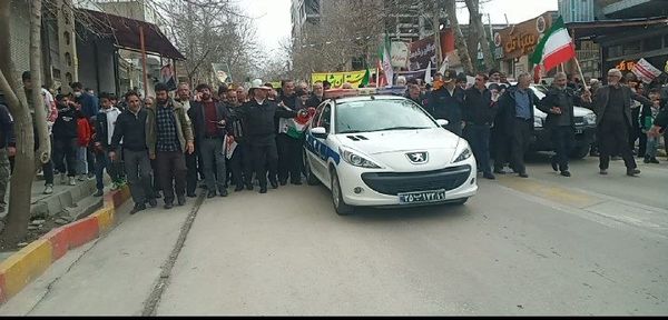  آتش ۲۲ بهمن بر پرچم آمریکا