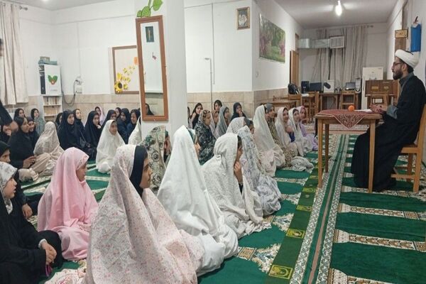 جلسه هفتگی توسل به آقا امام زمان (عج) در خوابگاه دخترانه شهید مجید دهنوی 