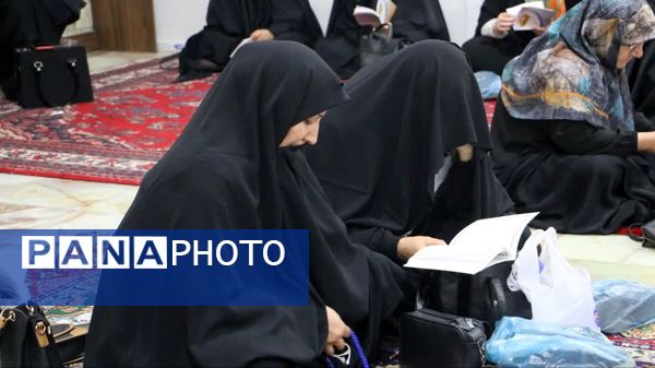 مراسم دعای پرفیض عرفه در امام‌زاده بی‌بی سکینه صفادشت