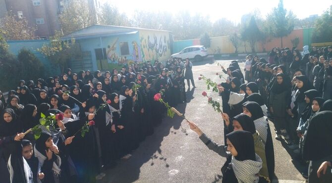 مراسم پرچم گردانی امام حسین و حضور شهید گمنام در مدرسه حضرت زینب صدرا هشتگرد