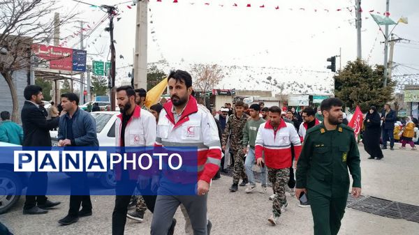 برپایی میز خدمت و نمایشگاه نقاشی در جشن 22 بهمن مارگون