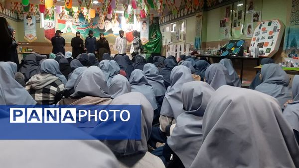 جشن با شکوه انقلاب در دبیرستان فدک منطقه ۱۲