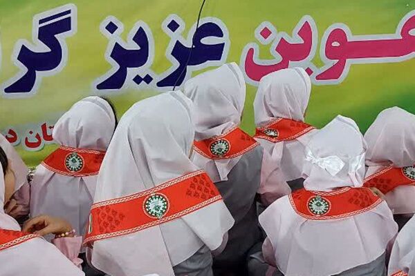 مراسم روز مادر و تحلیف پیشتازان در دبستان شهید سرافراز