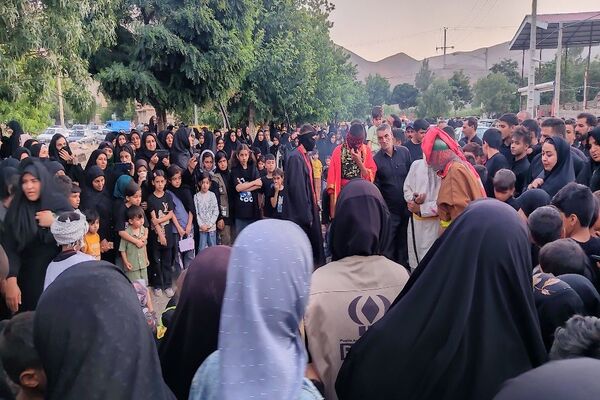 مراسم نمادین آتیش زدن خیمه ها در عصر روز عاشورا در شهر بار