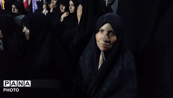 از دیروز تا امروز همیشه پای انقلاب