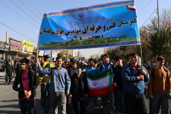 راهپیمایی روز دانش‌آموز در محمدشهر کرج 