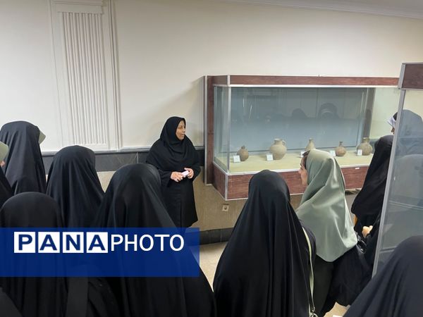 گفتمان نماز با حضور دانش‌آموزان دختر شهر قدس