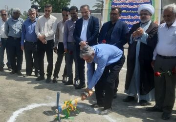 کلنگ احداث تنها مدرسه روستای سرکم بهمنی میناب به زمین زده‌‌ شد 
