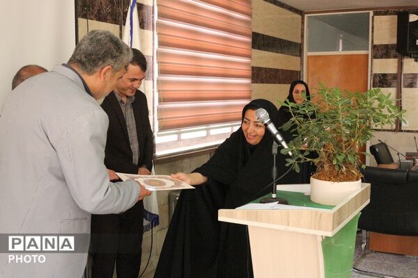 بزرگداشت آموزگاران پایه اول در فیروزکوه