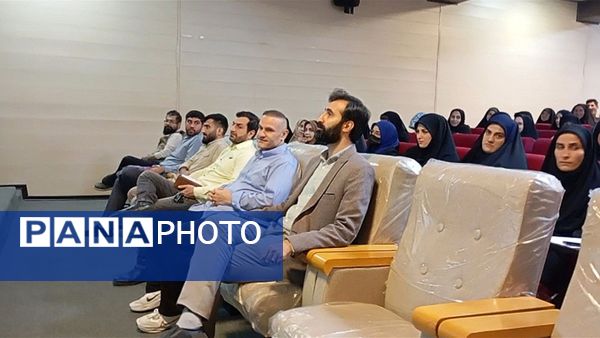 دومین جلسه کارگاه‌های توانمندسازی «سپهر دانش و معرفت» ویژه مربیان پرورشی ناحیه 2 کرج و شهرستان فردیس