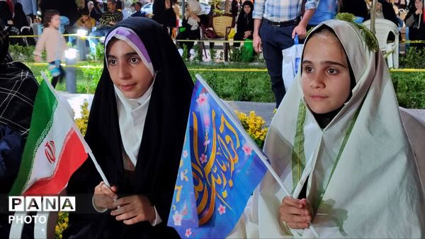 تجمعات مردمی نجف آباد همراه با جشن تکلیف دختران و اقامه نماز استغاثه