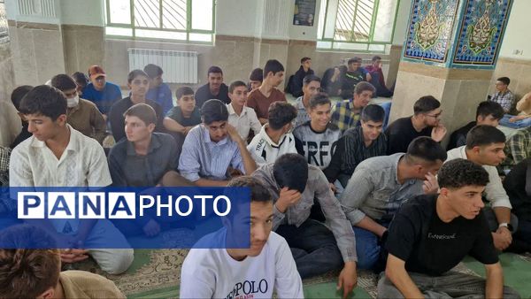 یادواره شهدای دانش‌آموز دبیرستان نمونه علامه امینی سی‌سخت