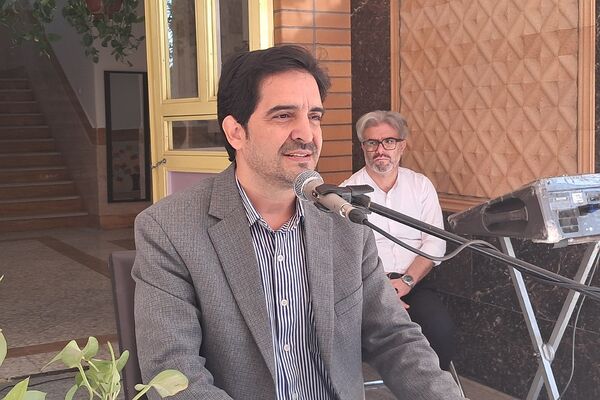 مراسم راز و رهایی؛ پنجره‌ای به دنیای دو نسل در دبیرستان نمونه‌دولتی ولایت بهارستان‌دو