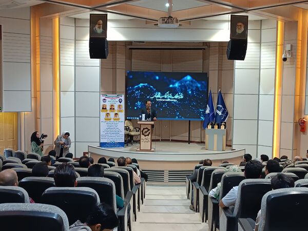 همایش «مسیر طلایی» برای ترسیم افق جهانی دانش‌آموزان در مشهد