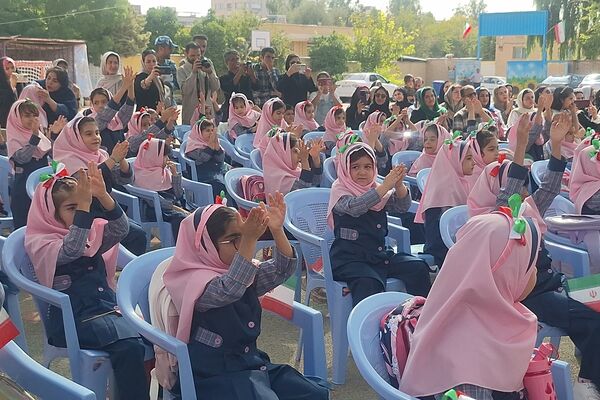 حضور مشاور وزیر آموزش و پرورش گرمابخش محفل شکوفه‌های شیراز