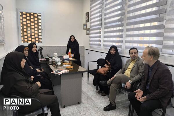 بازدید رئیس سازمان ملی تعلیم و تربیت کودک شهرستان های استان تهران از مرکز کودکستان دکتر حسابی شهرری