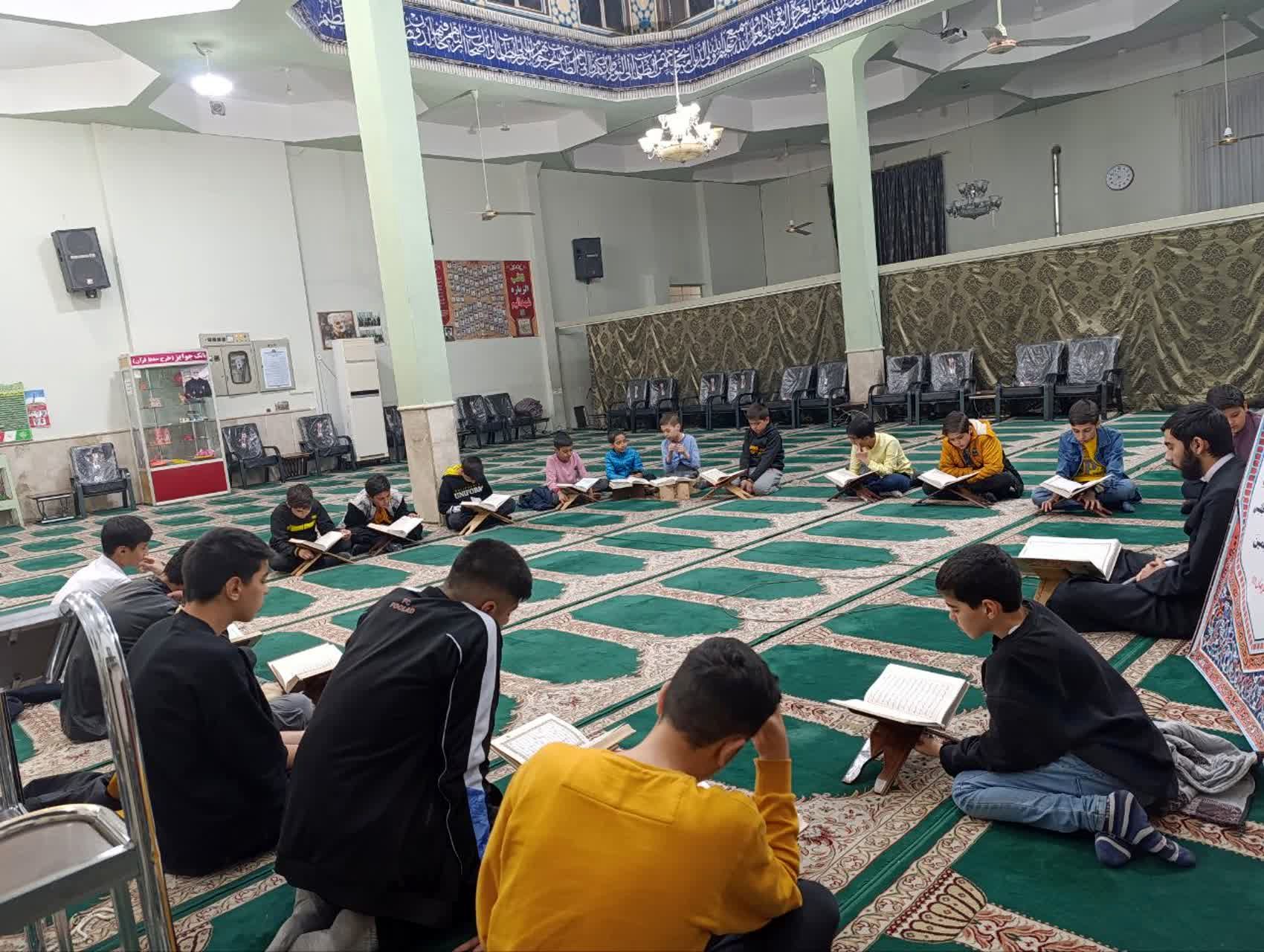 برپایی سفره افطار و برگزاری جلسه قرآن در شب ولادت امام حسن مجتبی (ع)