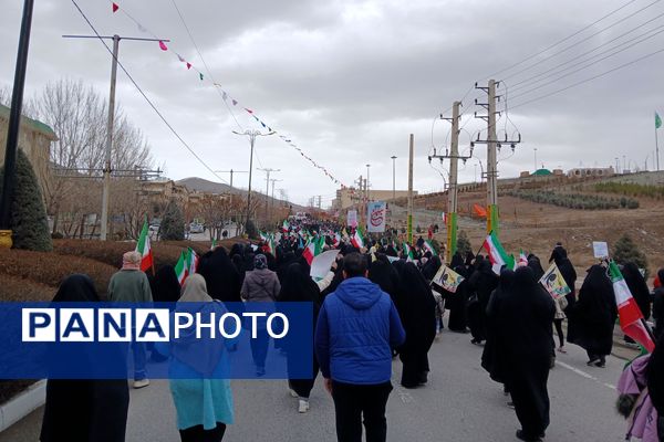 حضور اقشار مختلف مردم پردیس در راهپیمایی ۲۲بهمن 
