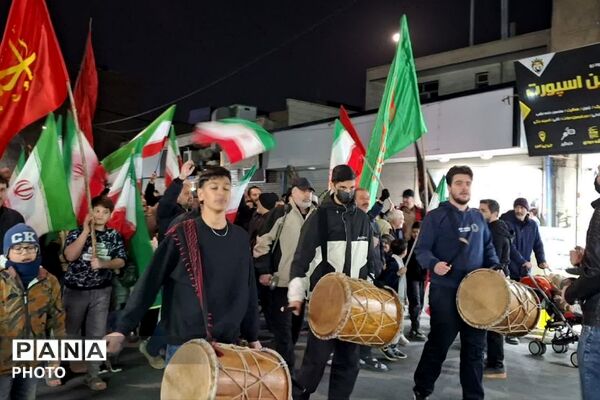 گردهمایی پرشور مردم وفادار و انقلابی چهاردانگه در دفاع از میهن و آرمان های انقلاب