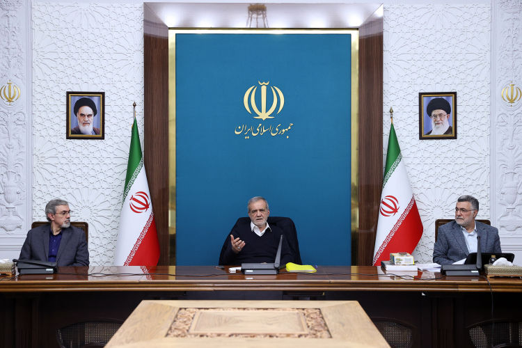 رفع دغدغه‌های مردم در زمینه هزینه‌های درمان و تأمین دارو از مهم‌ترین عوامل افزایش رضایتمندی عمومی است 