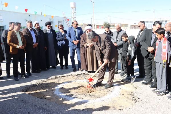 آیین کلنگ زنی آموزشگاه ۶کلاسه سلمان فارسی  در روستای بداف ابرکوه