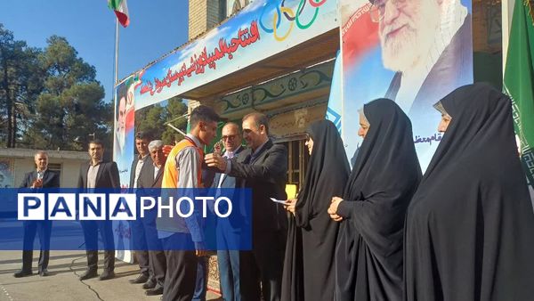 افتتاحیه المپیاد ورزشی درون مدرسه ای در دبیرستان سروش شاهد منطقه ۱۶