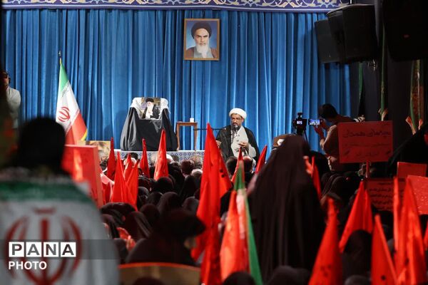 گردهمایی مردم همدان در پاسداشت مقام رهبر شهید انقلاب در رواق کشوردوست