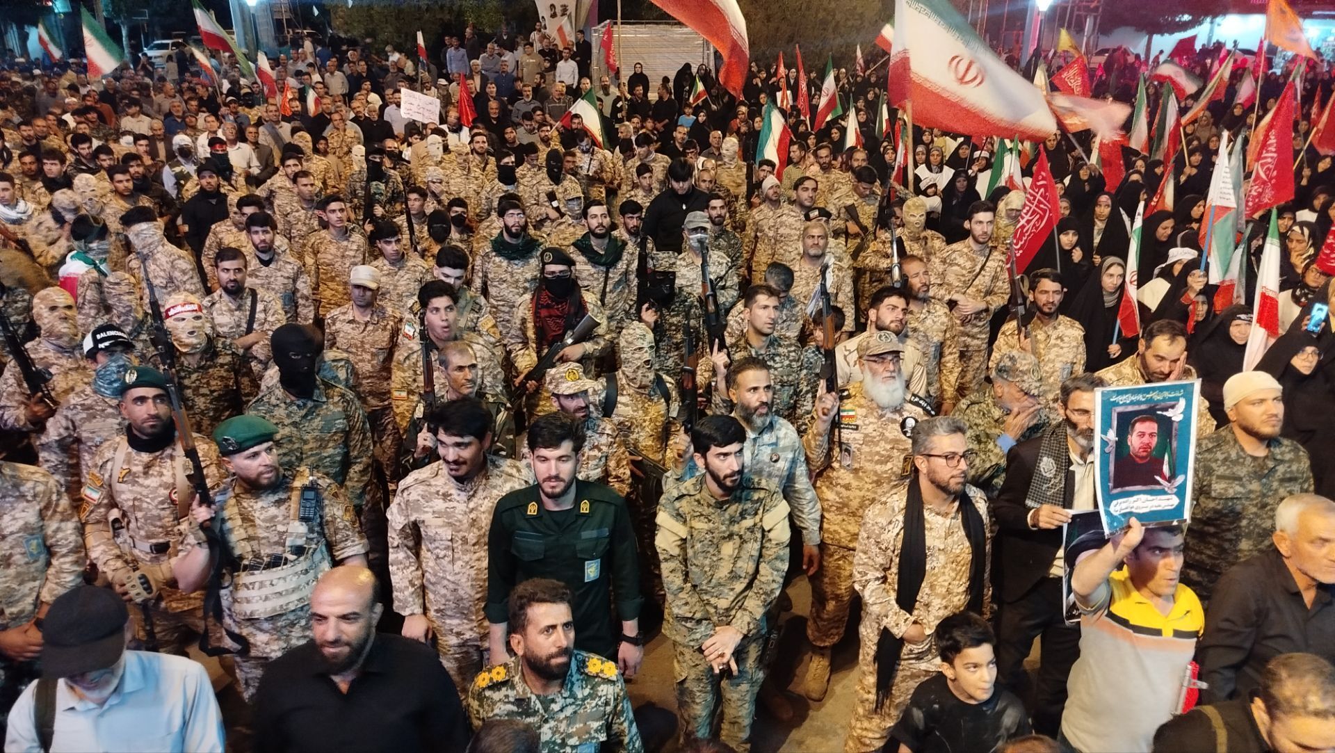 استمرار تجمعات بیعت با رهبری در نورآباد به یکصد و چهل و سومین شب رسید