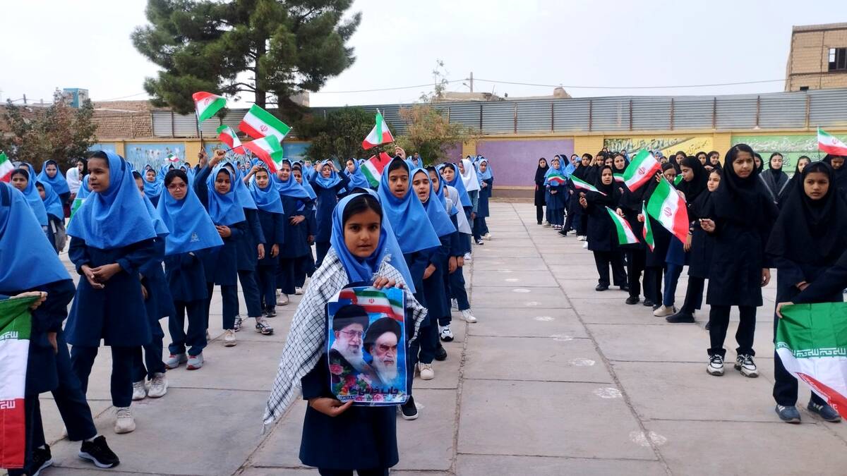 مراسم زنگ مهر در مدرسه فرهنگ خلیل آباد