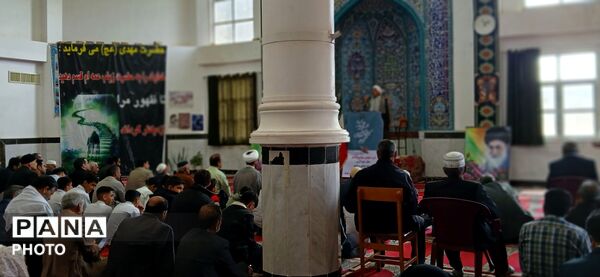 حضور پررنگ دانش‌آموزان بیرانوندی در نماز جمعه