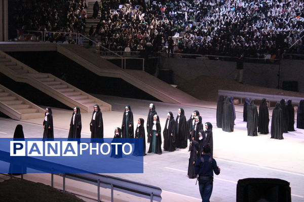 حضور دانش‌آموزان دبیرستان سردار سلیمانی در اجلاسیه شهدای دانش‌آموز استان البرز