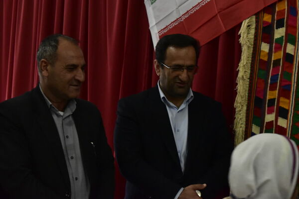 نواخته شدن زنگ انقلاب در مدرسه استثنایی لاله یاسوج