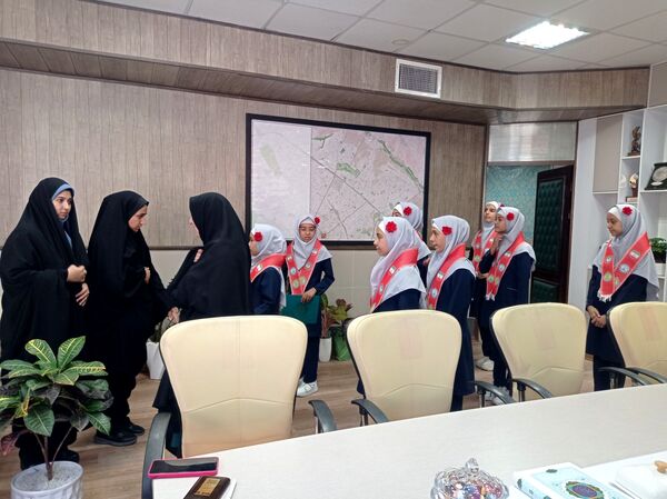 دیدار دانش‌آموزان مدرسه مهندس رحمانی فرد با مسولین اداره ناحیه یک مشهد مقدس 