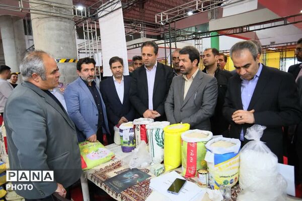افتتاح نمایشگاه کالاهای اساسی استان در همدان
