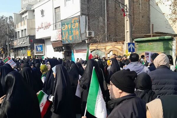 نمایش اقتدار و غیرت مردم ورامین در راهپیمایی ۲۲ بهمن