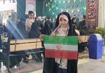 پاسخ مردم غیور و شهیدپرور شهرستان ملارد به یاوه گویی‌های دشمن 