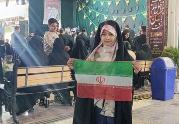 پاسخ مردم غیور و شهیدپرور شهرستان ملارد به یاوه گویی‌های دشمن 