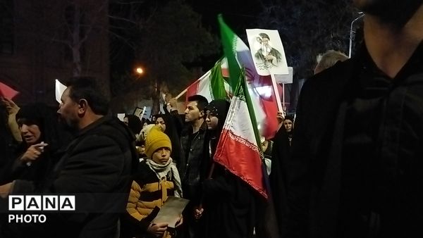 حضور نسل های مختلف در اجتماعات شبانه نیشابور