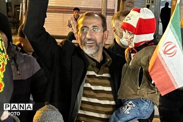 مردم فیروزکوه، کف خیابان را خالی‌ نمی کنند