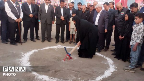 کلنگ ساخت بزرگترین مجموعه آموزشی شرق هرمزگان 
