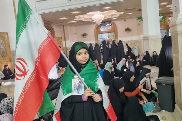 همایش دختران ایران در حرم بانوی کرامت