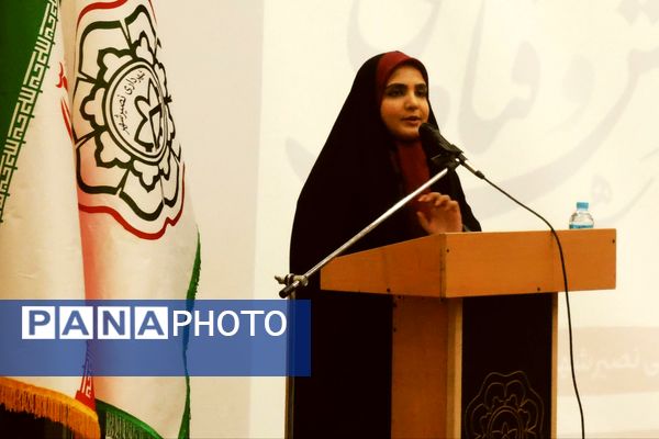 اختتامیه هفته پژوهش شهرداری نصیرشهر با رونمایی از کتاب «اردک دیوانه»  