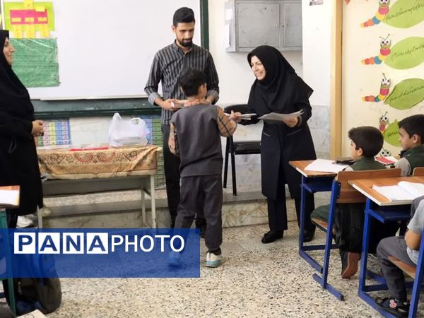 تقدیر از برترین‌های دبستان شهید پسندیده فدافن