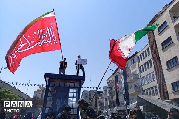  هم صدا با هم در تشییع رهبر شهید