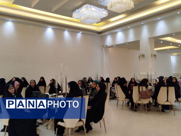 مراسم تقدیر از فعالان امور تربیتی در تالار آوین ملارد 